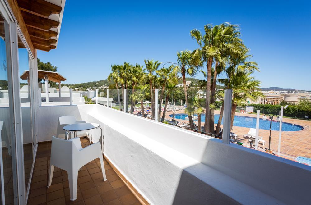 Sirenis Hotel Club Siesta Santa Eulària des Riu Interior foto