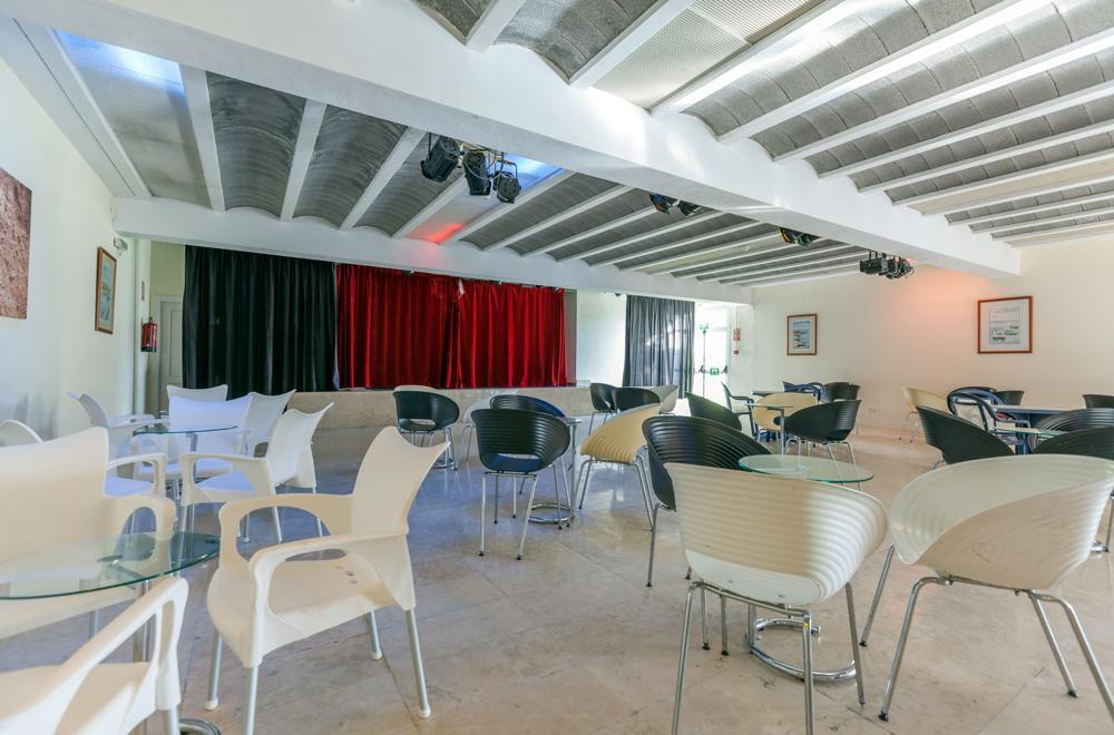 Sirenis Hotel Club Siesta Santa Eulària des Riu Interior foto
